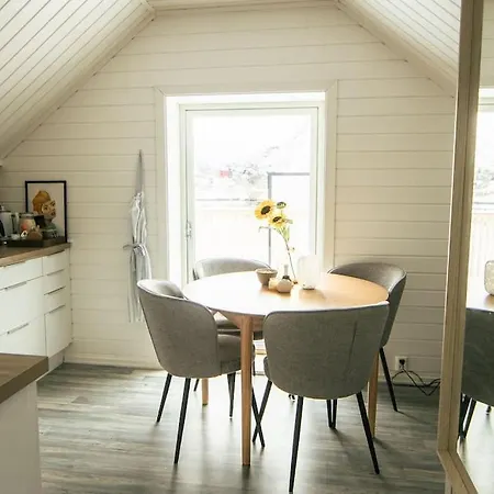 Koselig Toppleilighet Med Fantastisk Utsikt Διαμέρισμα Svolvær